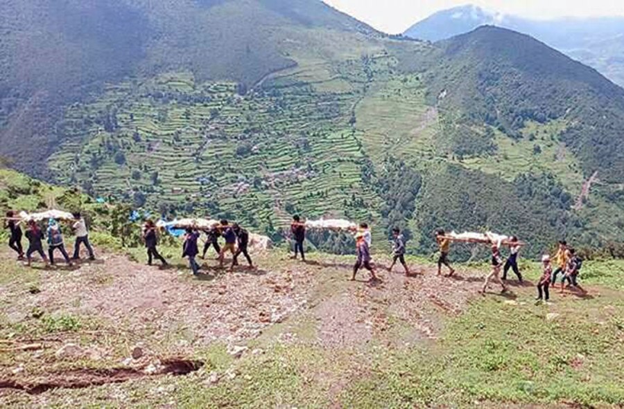 पहिरोमा बेपत्ता भएकामध्ये शनिबार भेटिएका १० जनाको सामूहिक दाहसंस्कार गरिएको छ